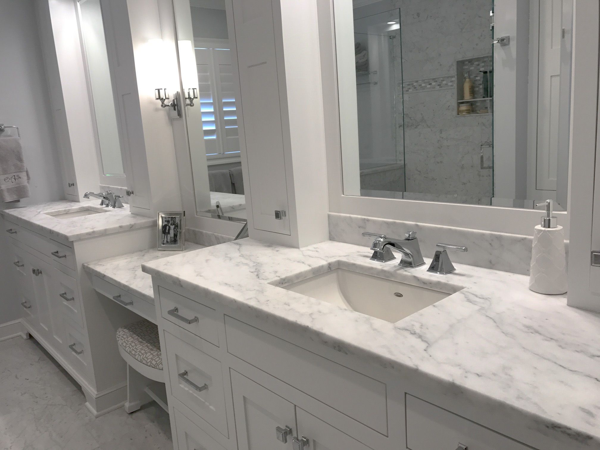 Carrara Series Quartz Vanity